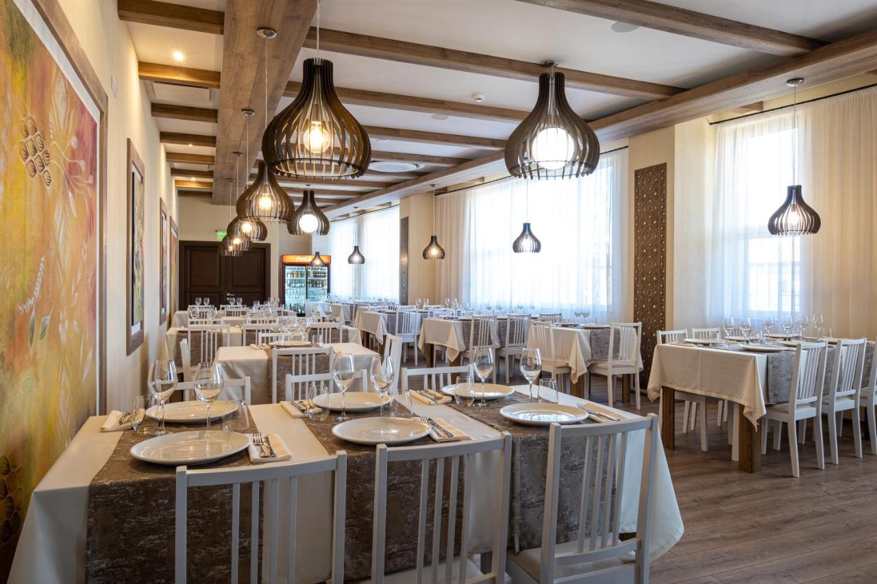 Fiald Hotel & Spa Bacău Eksteriør billede