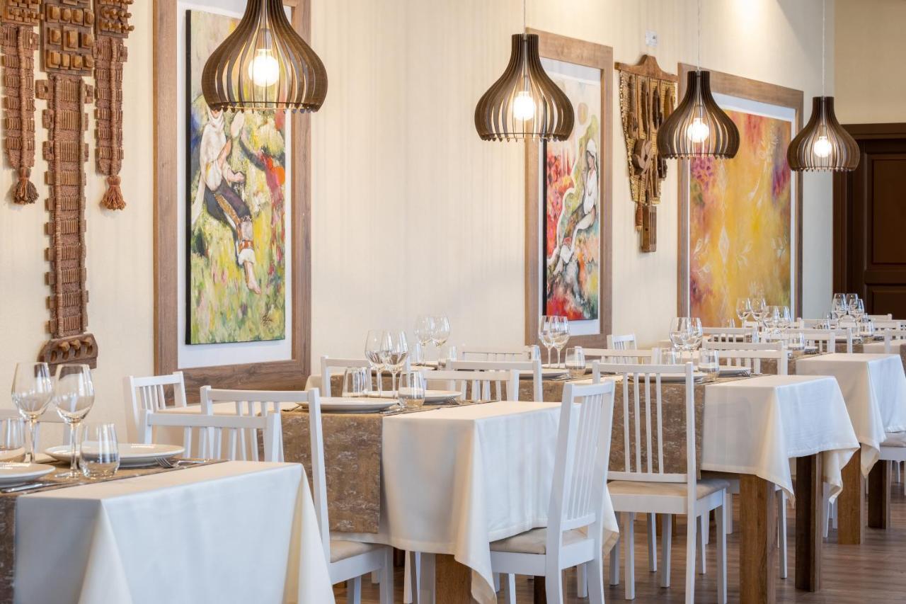 Fiald Hotel & Spa Bacău Eksteriør billede